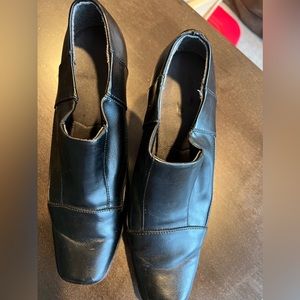 Black leather Aerosoles shoe boots.